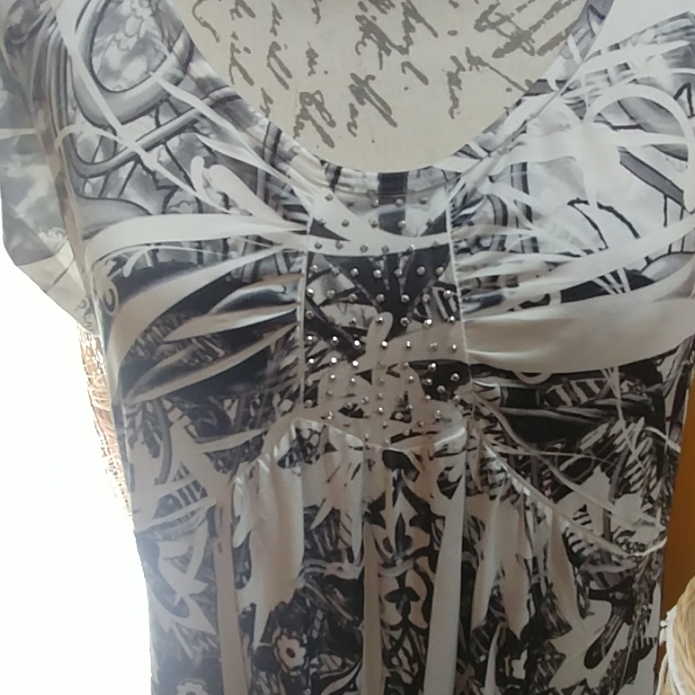 Dress - Picture 4 of 6